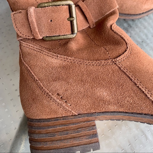 CLARKS Marana Suede Ankle Boot - Picture 2 of 5